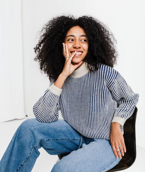 KAUF DICH GLÜCKLICH Strickpullover Weiß und Dunkelblau gemustert