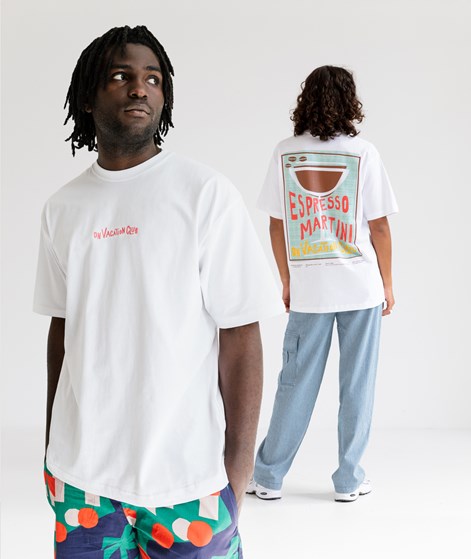 ON VACATION T-Shirt Espresso Martini Weiß
