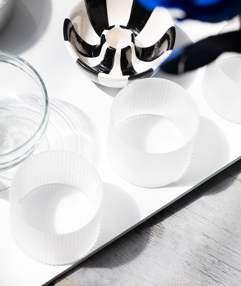 FERM LIVING Ripple Glas 4er-Set flach (Ø 7,6) farblos