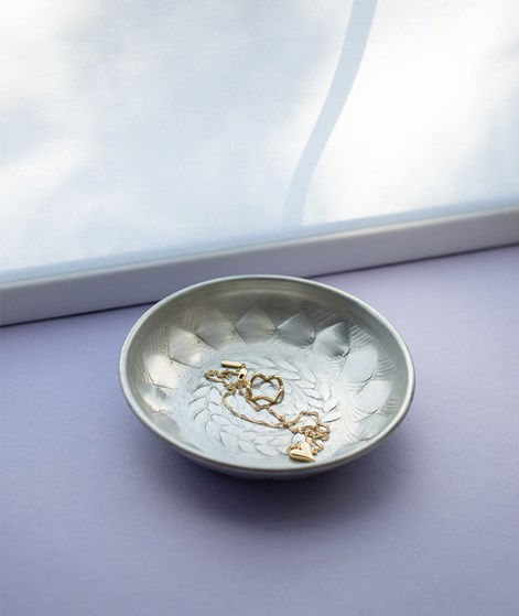 MADAM STOLTZ Gehämmerte Aluminium Schale Silber