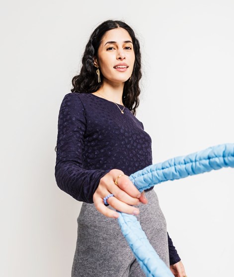 KAUF DICH GLÜCKLICH Longsleeve Dunkelblau gemustert aus Viskose (LENZING™ ECOVERO™)